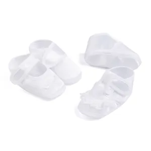 Chaussures Bébé Nouveau-né en Satin Blanc à Semelle Souple pour Baptême Mariage Garçons Filles Broderie Cœur Dentelle Princesse Chaussures Premiers Pas