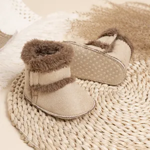Détails des bottes d'hiver pour bébé avec fourrure synthétique et semelles antidérapantes
