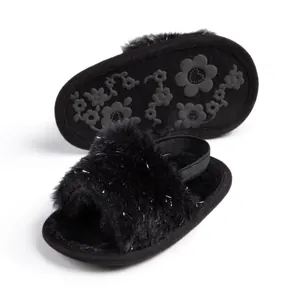 Sandalias de felpa negra para bebé con purpurina plateada y suela suave antideslizante