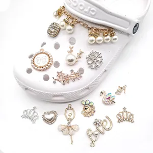 Exquisite Rhinestone Pearl Clog Shoe Charms Alloy Crystal DIY Decoration Buckles For Casual Slippers Sandals Women Jewelry