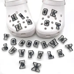 Leuchtende Buchstaben Zahlen Schuhclips Für Clogs PVC Weichgummi Varsity Stil 3D Schuhdekorationen Für Sandalen Hausschuhe Schmuck