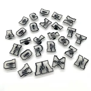 Leuchtende PVC-Schuhclips für Clogs, komplettes A-Z-Set im Retro-Schulstil, Schwarz-Weiß
