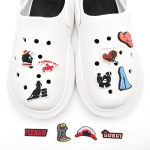 Set di ciondoli per scarpe a tema cowgirl in PVC con stivali e cappelli per zoccoli