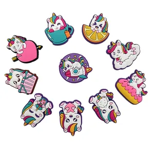 Lot de 10 breloques licorne colorées en PVC 3D pour décorer les sabots et chaussures