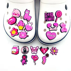 Lot de décorations de chaussures roses mignonnes pour sabots avec animaux et friandises