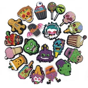 Halloween-Essen Schuhanhänger Set mit Geisterpizza und Totenkopf-Cupcakes für Clogs