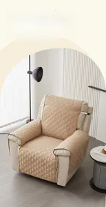 Détail de la housse de fauteuil inclinable kaki avec matelassage en losange imperméable