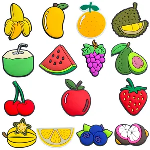 15-teiliges Set bunter Cartoon-Frucht-PVC-Schuhanhänger für Clogs mit tropischen Motiven