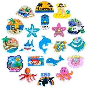 Lot de 19 breloques en PVC thème océan d'été pour sabots avec motifs de requin