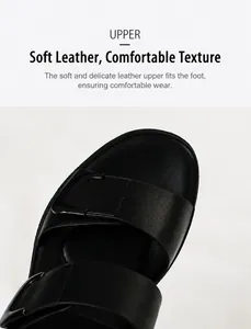 Detail des schwarzen Leder-Obermaterials mit quadratischer Schnalle und weicher Textur