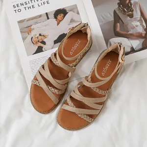 Damen Römersandalen flach mit geflochtenen Riemen und hinterem Reißverschluss in Khaki