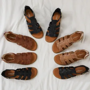 Flache Gladiator-Sandalen mit Kreuzriemen und Reißverschluss in Schwarz, Braun und Khaki