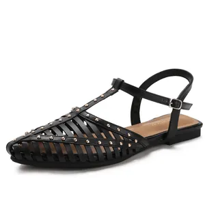 Vintage Damen-Römersandalen in Schwarz mit Nieten und verstellbarem Riemchen
