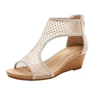Dames beige mesh sleehak sandalen met strass steentjes en ritssluiting achteraan