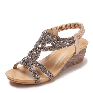 Sandali con zeppa color champagne da donna con strass floreali e cinturino elastico