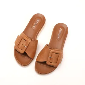 Sandalias de cuña bohemias para mujer en marrón caramelo con hebilla cuadrada grande