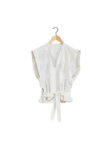 Gilet sans manches col en V minimaliste avec ceinture en tissu texturé beige clair