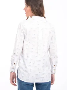 Chemise femme en coton blanc avec imprimés de chats bleus et col à revers classique