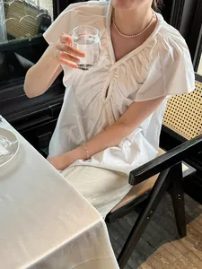 Chemise Femme Décontractée Ample en Mélange de Coton à Manches Courtes Col en V Design Ajouré Chemisier à Manches Bouffantes