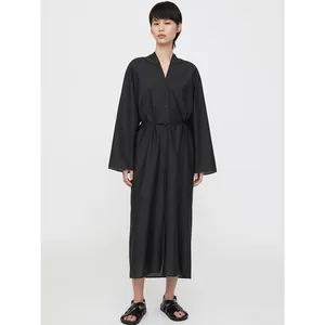 Robe Chemise Minimaliste Nordique en Coton de Soie Avec Ceinture Simple Boutonnage Col en V Manches Longues Robe Midi Femme Bureau