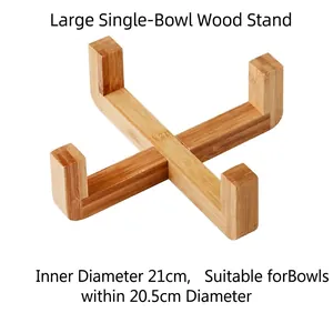 Detalle del soporte elevado de madera de 21 cm para cuenco de gato con forma de cruz