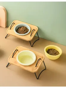 Keramik-Napfset mit Holzständer und Metallgriffen für Katzenfutter und Wasser