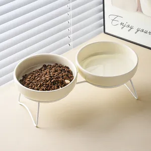 Cuencos dobles elevados de cerámica para gatos con soporte de metal blanco