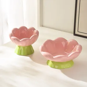 Rosa Keramik-Katzennapf in Tulpenform mit grünem Standfuß und Glanzfinish
