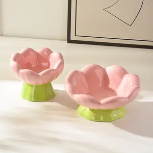 Keramik Futternapf Set in Tulpenform mit erhöhtem rosa Blüten Design und grünem Stand