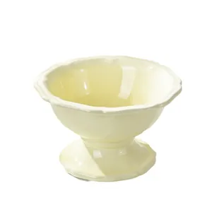 Cute ceramic elevated cat bowl with petal edges for neck protection and anti-tipping