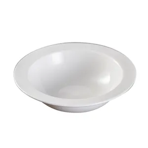 Ciotola minimalista in ceramica bianca a cappello di paglia per pasta e insalata