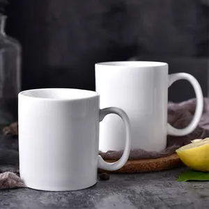 Minimalistisches weißes Keramik-Tassen-Set im europäischen Stil mit polierter Glasuroberfläche