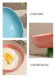 Détail d'un bol surélevé en céramique avec pied vert pour la protection des articulations