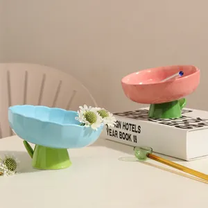 Bol pour Chat Surélevé en Céramique Pied Haut Mangeoire pour Animaux de Compagnie Bouche Oblique Forme de Pétale Protection du Cou Anti-Vomissement