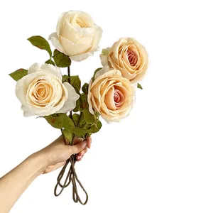 Rosas artificiales vintage crema y rosa con bordes quemados para decoración floral