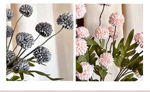 Detalle de crisantemos pompon grises y rosas con pétalos de seda y hojas texturizadas