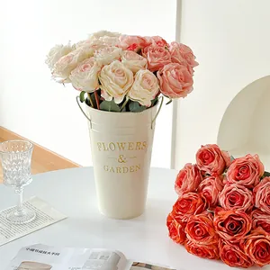 Roses artificielles en soie à bords brûlés élégantes pour déco maison et mariage