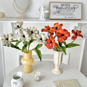Tulipanes realistas de PU en jarrones vintage para decoración del hogar y fotografía