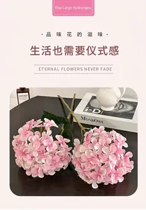 Detalle de flores de hortensia artificiales 3D rosas con hojas verdes para el hogar