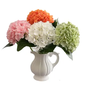 Lifelike 3D moisturizing hydrangea bouquet in a white ceramic vase for hotel home decor