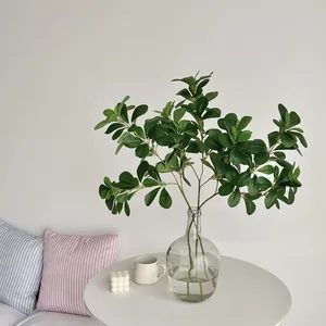 Pianta verde artificiale realistica in vaso di vetro per decorazioni domestiche nordiche