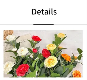 Dettaglio macro di petali di camelia artificiali in seta e foglie in colori vivaci