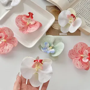 Gedetailleerd bovenaanzicht van kunstmatige orchideeën voor DIY en huisdecoratie