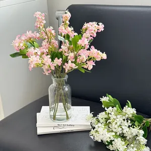 Fleurs de lilas artificielles roses et blanches en vase pour déco de maison et mariage