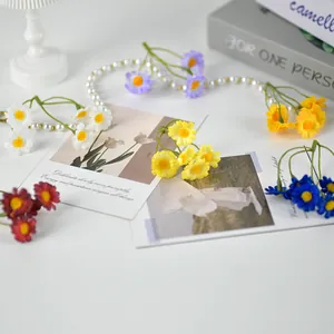 Têtes de marguerites artificielles blanches avec perles pour décorations florales DIY
