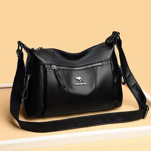 Elegante borsa a tracolla nera con motivo litchi e logo canguro argentato