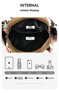 Détail de l'intérieur du sac à dos montrant le compartiment pour tablette et parapluie