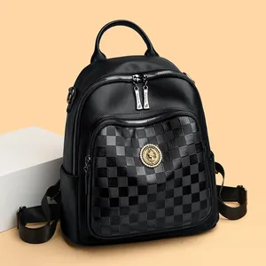 Sac à Dos Femme Mode en Cuir PU à Damiers Avec Badge en Métal Multi Poches Imperméable Antivol Voyage École Sac à Bandoulière