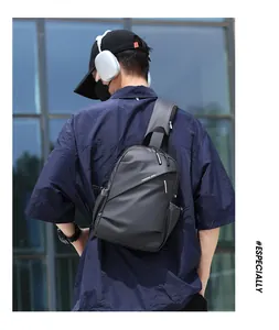 Sac bandoulière imperméable pour hommes en tissu technique avec fermeture éclair cachée