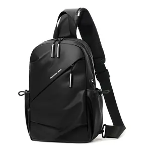 Sac de Poitrine Imperméable pour Hommes Grande Capacité Sac Bandoulière Mode Tissu Technique Sling Bag pour Voyage Sport Décontracté Sac d'Épaule